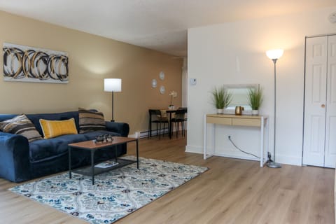 Large living room with 50" smart tv