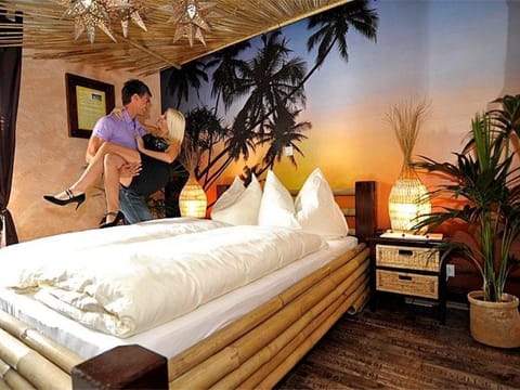 Mexican themed room Cancun - The Bedroom - Experience & Boutique Hotel Bed and Breakfast in Spittal an der Drau