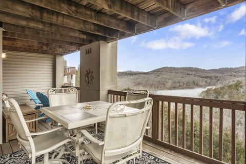 Perfect spot for some outdoor brunch vibes.