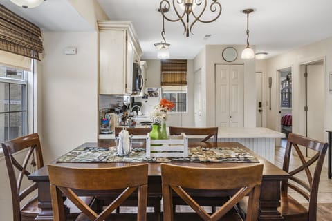 Gather around the table and create unforgettable memories as you start your day with a hearty breakfast made in your full kitchen or wind down and share stories over dinner - because good food and great company make for the best moments.