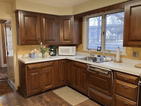 Full-service Kitchen 