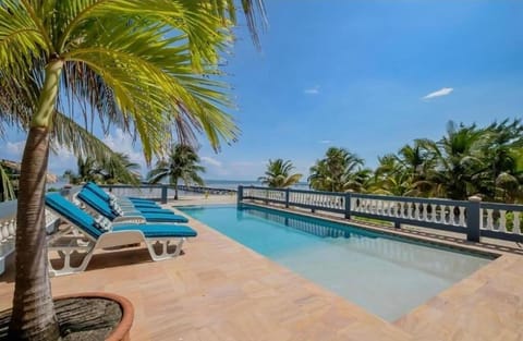 Experience Paradise Right Here!
