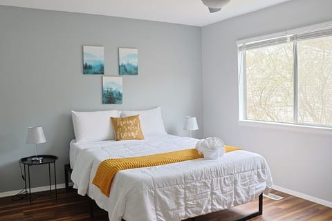 Bedroom #1, Queen