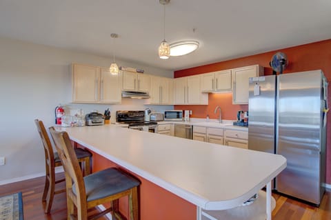 Fully stocke dkitchen