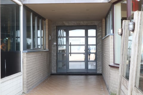 Entrance / Reception
