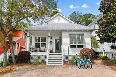 Welcome to life on the Sunnyside!! You'll feel relaxed as soon as you drive up.