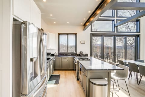 Chef's Kitchen | Cooking Basics Supplied | 1st Floor