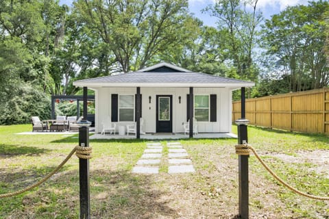 Great front porch for Sunsets The house sits 200 feet from the road for privacy.