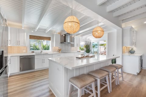 Bright and cheery surroundings