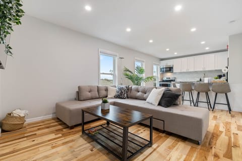 Slow down and stay awhile. Our intentionally designed lounge is the ideal retreat for morning coffee or an evening glass of wine.