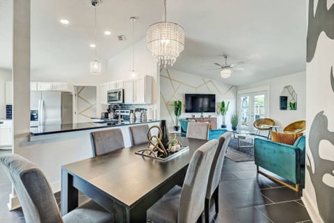 Featuring a sleek modern design that’s both stylish and supremely comfortable.