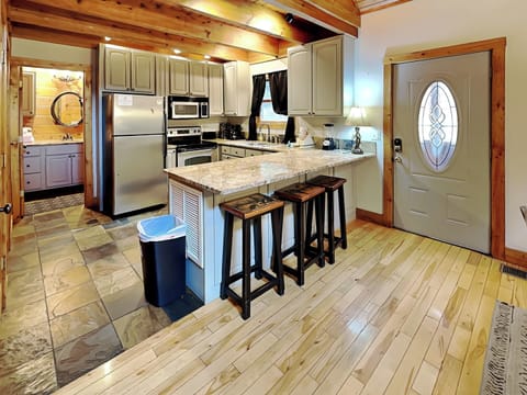 Kitchen with Breakfast Bar: Newly Remodeled and Fully Equipped