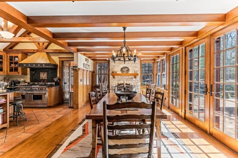 11-web-or-mls-12-tar-kiln-rd