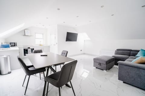 Living Room / Lounge