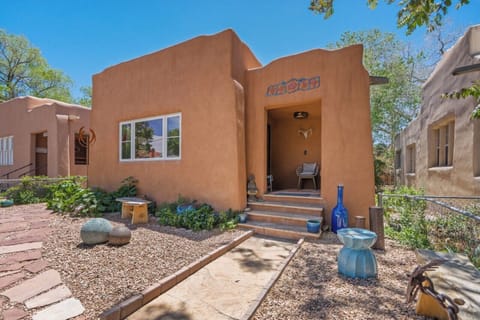 Front patio and entrance