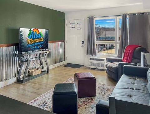 Beautifully decorated and remodeled recently.