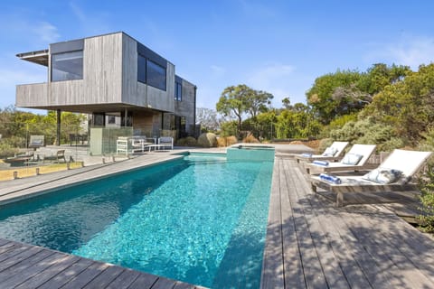 Gas heated pool & spa 