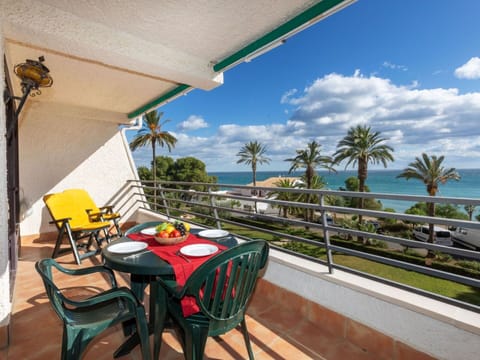 Water, Sky, Cloud, Property, Furniture, Plant, Azure, Shade, Seaside Resort, Table