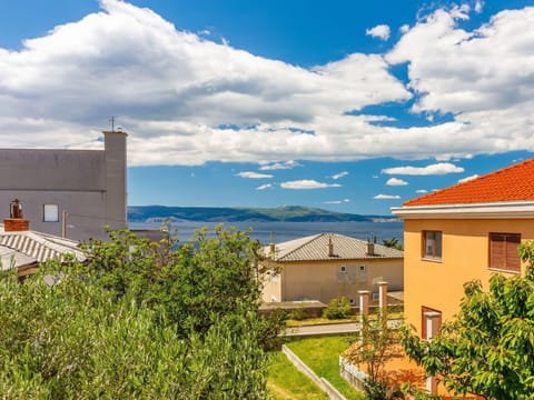 Cloud, Sky, Plant, Daytime, Building, Property, Window, Azure, Land Lot, Sunlight