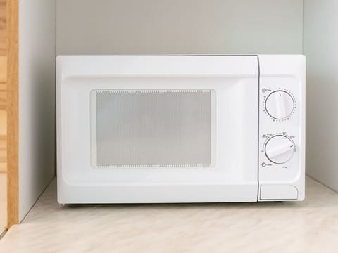 Rectangle, Major Appliance, Gas, Home Appliance, Font, Audio Equipment, Wood, Hardwood, Room