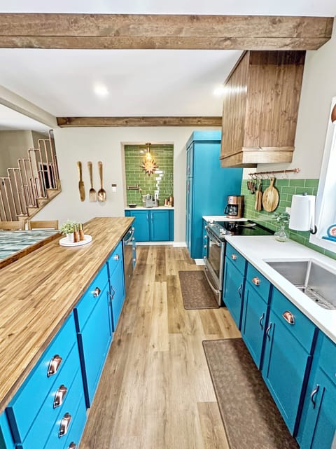 Cook for the whole crew in the fully equipped kitchen and dining area