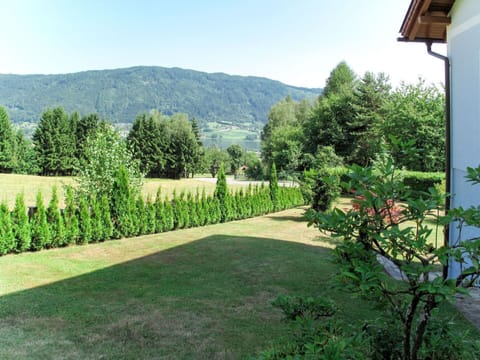 Sky, Plant, Property, Plant Community, Green, Natural Landscape, Tree, Land Lot, Shade, Mountain