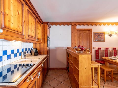 Cabinetry, Furniture, Wood, Interior Design, Wood Stain, Floor, Building, Drawer, Flooring, Hardwood