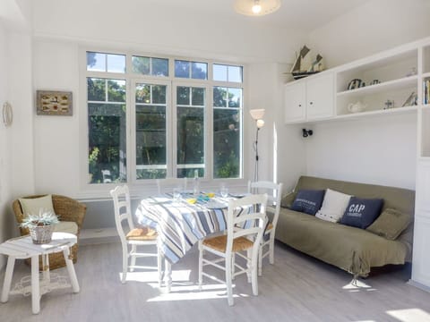 Furniture, Property, Table, Couch, Building, Picture Frame, Chair, Window, Azure, Interior Design