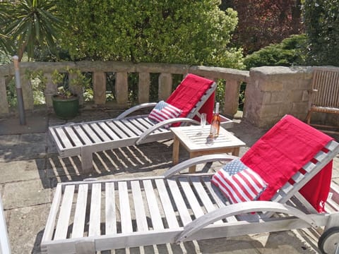 Plant, Property, Outdoor Furniture, Wood, Outdoor Bench, Shade, Rectangle, Tree, Grass, Chair