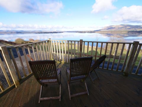 Cloud, Sky, Water, Property, Daytime, Furniture, Nature, Fence, Chair, Wood