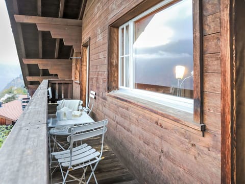 Wood, Hardwood, Plank, Wood Flooring, Wood Stain, Cottage, Balcony, Deck, Daylighting, Siding