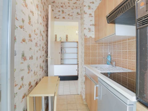 Cabinetry, Sink, Building, Wood, Countertop, Interior Design, Tap, Floor, Plumbing Fixture, Wall