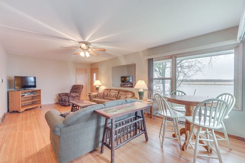 Conrath Vacation Rental | 3BR | 1BA | 1,285 Sq Ft | 3 Steps to Enter