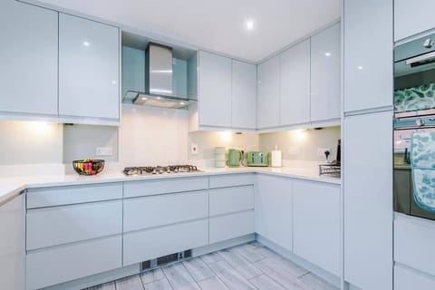 The fully equipped kitchen has everything you need for a long or short stay in Northwich.