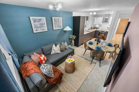 Living room combined dining area at Blue Puffin Stays Short Lets & Serviced Accommodation