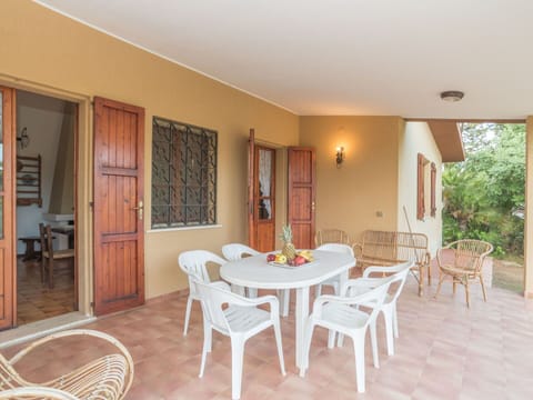 Furniture, Property, Table, Chair, Plant, Wood, Door, Interior Design, Flooring, Floor