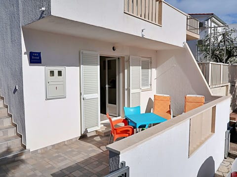 Building, Window, Door, Wood, House, Shade, Real Estate, Facade, Chair, Siding