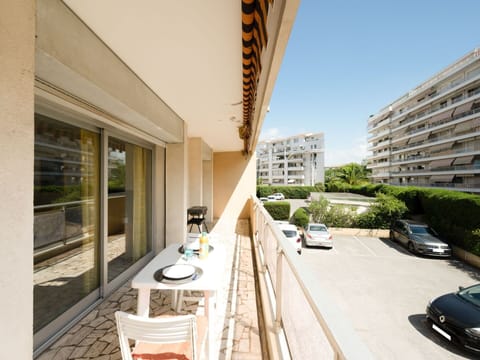 Water, Sky, Plant, Building, Azure, Natural Landscape, Tree, Body Of Water, Beach, Terrain
