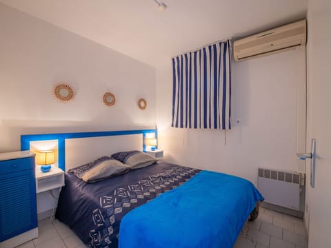 Property, Furniture, Building, Comfort, Azure, Textile, Wood, Interior Design, Bed, Floor
