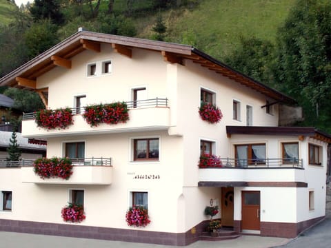 Water, Sky, Property, Swimming Pool, Azure, Cloud, Seaside Resort, Outdoor Furniture, Plant, Tree