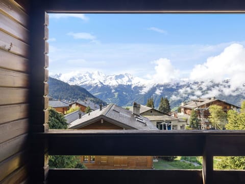 Mountain Range, Hill Station, Alps, Valley, Ridge, Balcony, Mountain Village, Glacial Landform, Winter, Siding