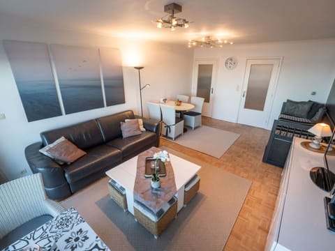 Couch, Table, Picture Frame, Lighting, Building, Studio Couch, Architecture, Flooring, Floor, Wood