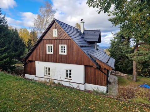 Wood, House, Cottage, Home, Garden, Backyard, Farmhouse, Log Cabin, Lawn, Garden Buildings
