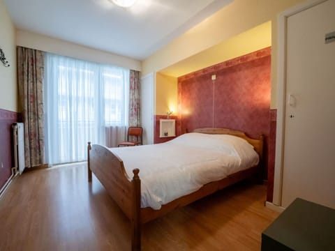 Furniture, Property, Comfort, Building, Wood, Bed Frame, Interior Design, Floor, Lamp