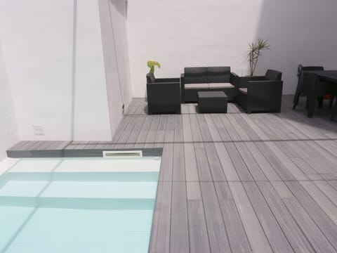 Building, Table, Rectangle, Plant, Wood, Flooring, Floor, House, Urban Design