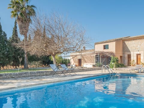 Water, Plant, Sky, Daytime, Building, Tree, Swimming Pool, Leisure, Window, Residential Area