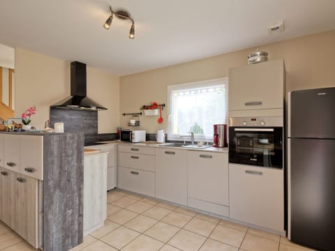 Countertop, Cabinetry, Kitchen Stove, Kitchen Appliance, Kitchen, Home Appliance, Wood, Drawer, Interior Design, Building