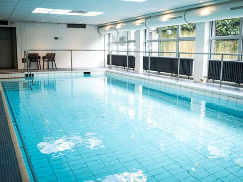 Water, Property, Swimming Pool, Azure, Blue, Building, Floor, Flooring, Line