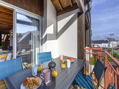 Building, Cloud, Furniture, Window, Sky, Azure, Wood, Interior Design, Shade