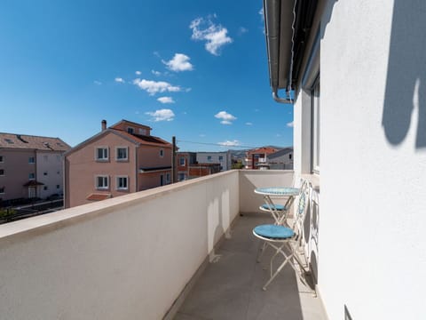 Cloud, Sky, Property, Building, Window, Azure, Shade, Architecture, House, Urban Design
